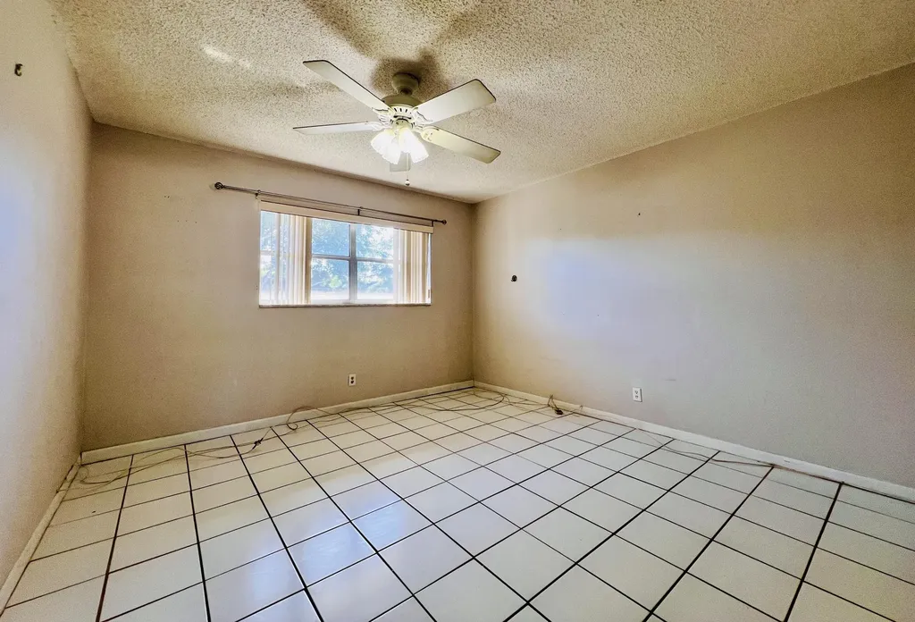 209 Oxford 200 West Palm Beach FL 33417