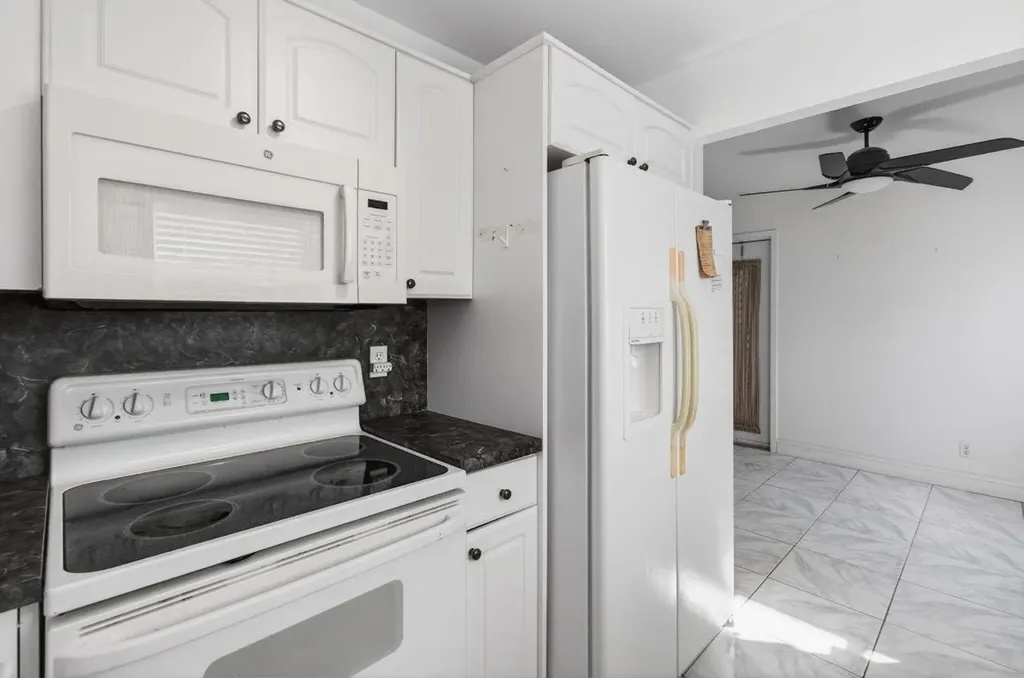 393 Flanders I Delray Beach FL 33484