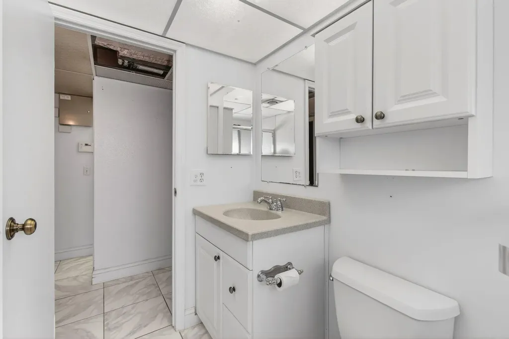 393 Flanders I Delray Beach FL 33484