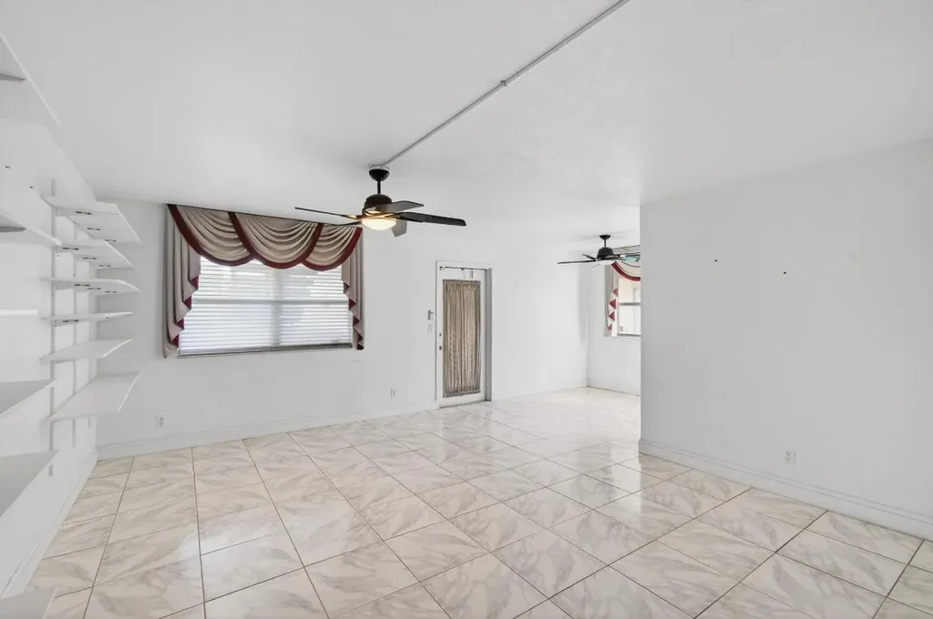 393 Flanders I Delray Beach FL 33484