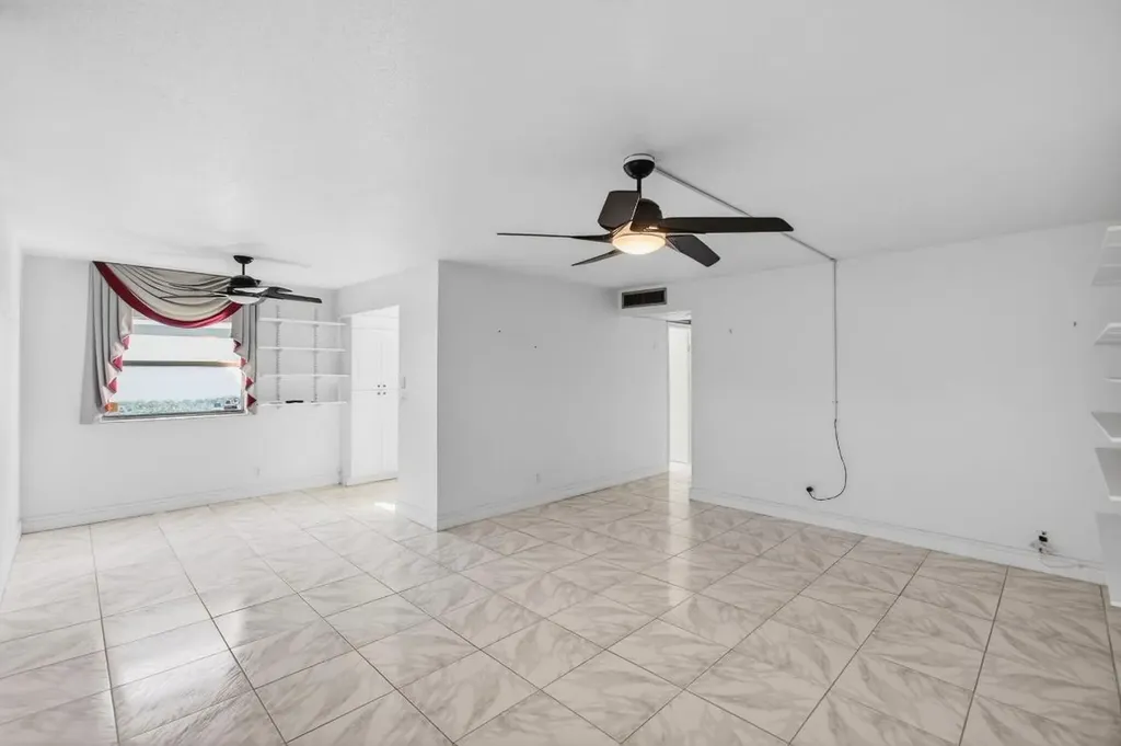 393 Flanders I Delray Beach FL 33484