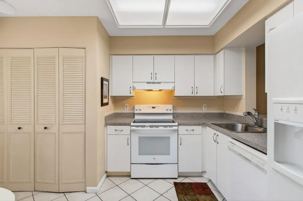 14701 Cumberland Drive Delray Beach FL 33446