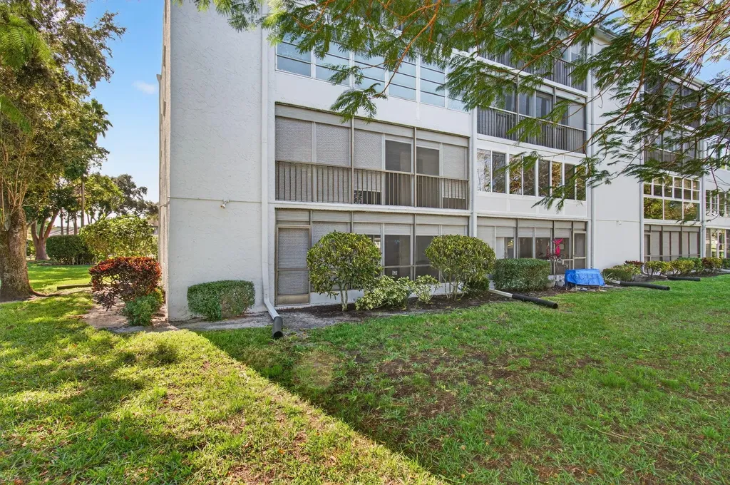 14701 Cumberland Drive Delray Beach FL 33446