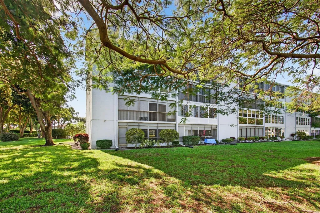 14701 Cumberland Drive Delray Beach FL 33446