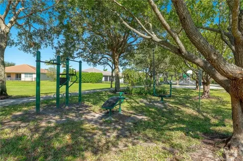 895 NW Sassafras Terrace Jensen Beach FL 34957