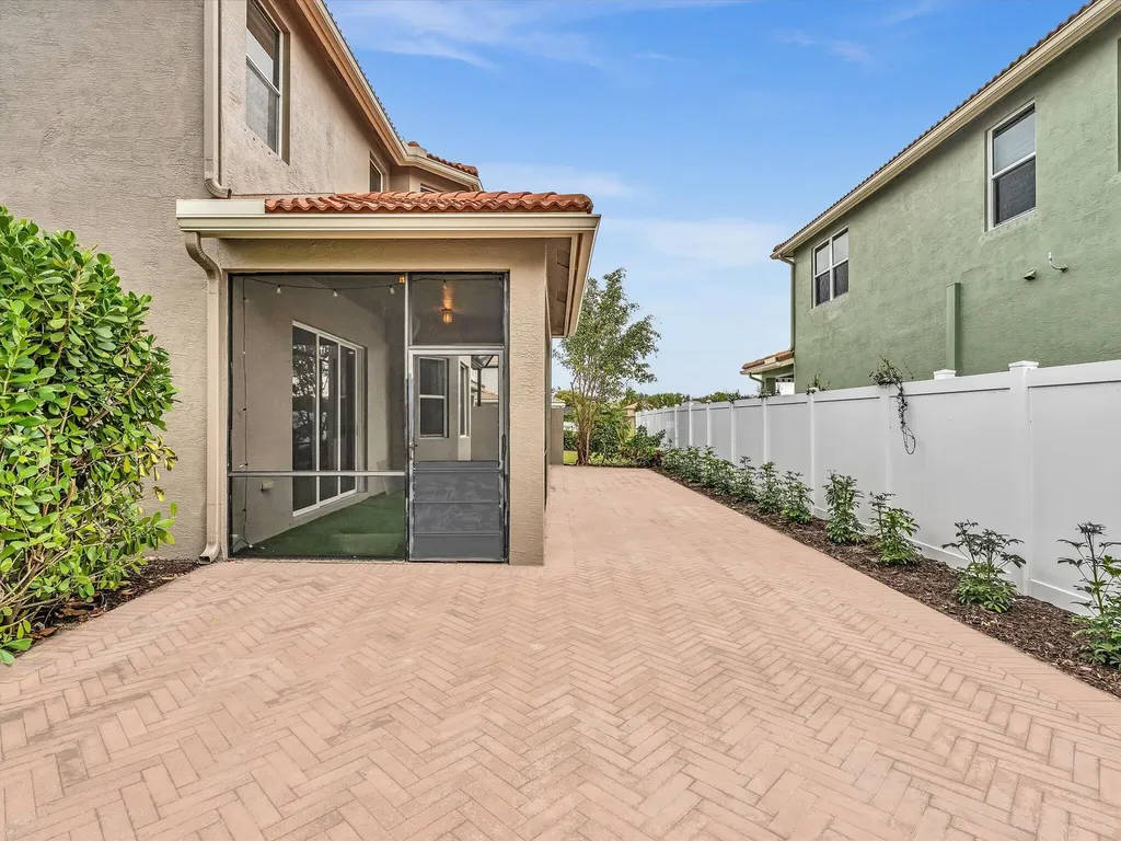 10844 Lake Wynds Court Boynton Beach FL 33437