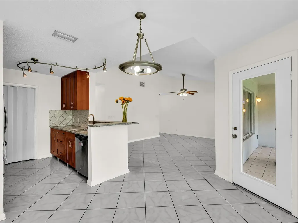 815 W Boynton Beach Boulevard Boynton Beach FL 33426