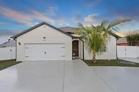 4682 SW Babylon Street Port St Lucie FL 34953