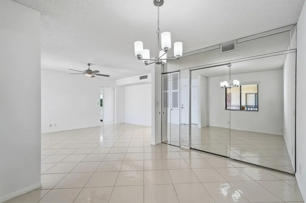 5130 Las Verdes Circle Delray Beach FL 33484