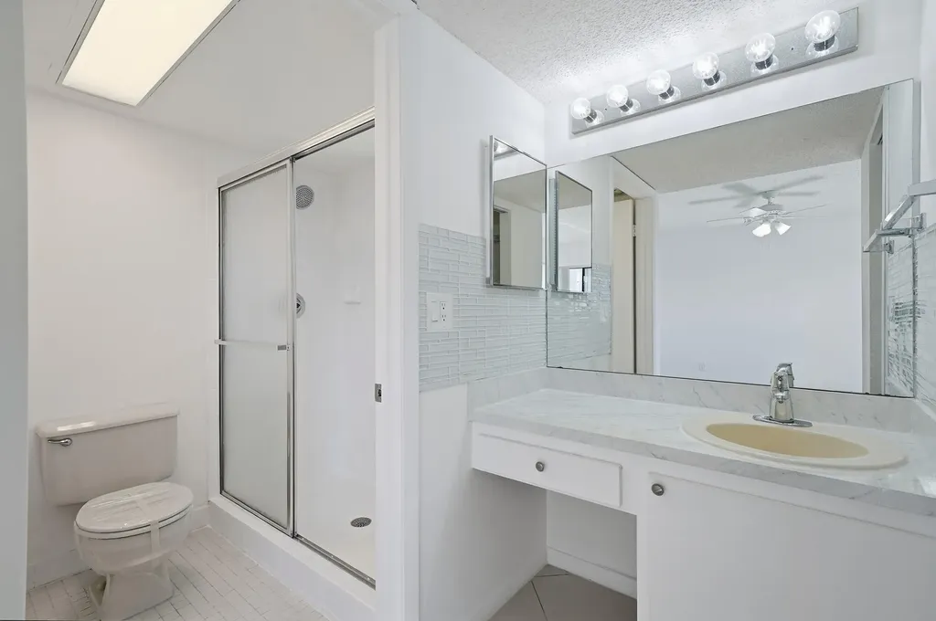 5130 Las Verdes Circle Delray Beach FL 33484