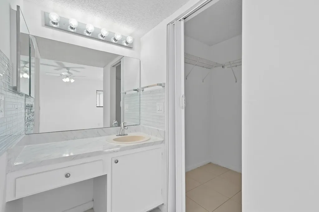 5130 Las Verdes Circle Delray Beach FL 33484