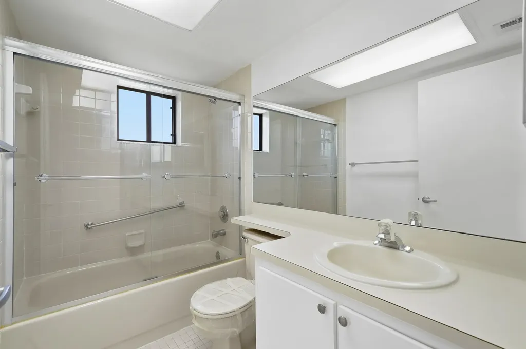 5130 Las Verdes Circle Delray Beach FL 33484