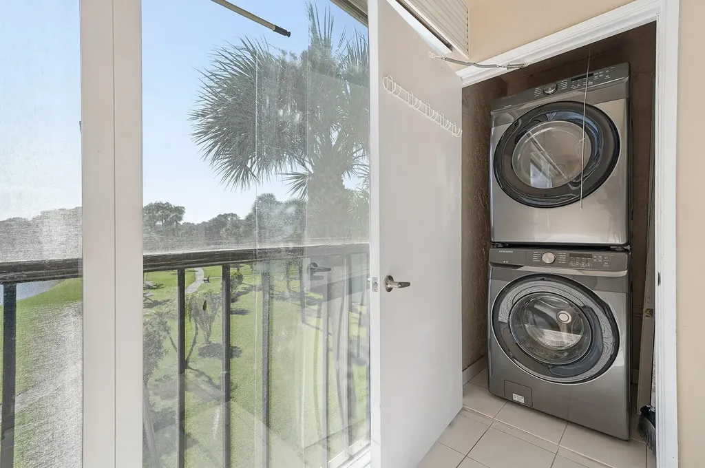 5130 Las Verdes Circle Delray Beach FL 33484