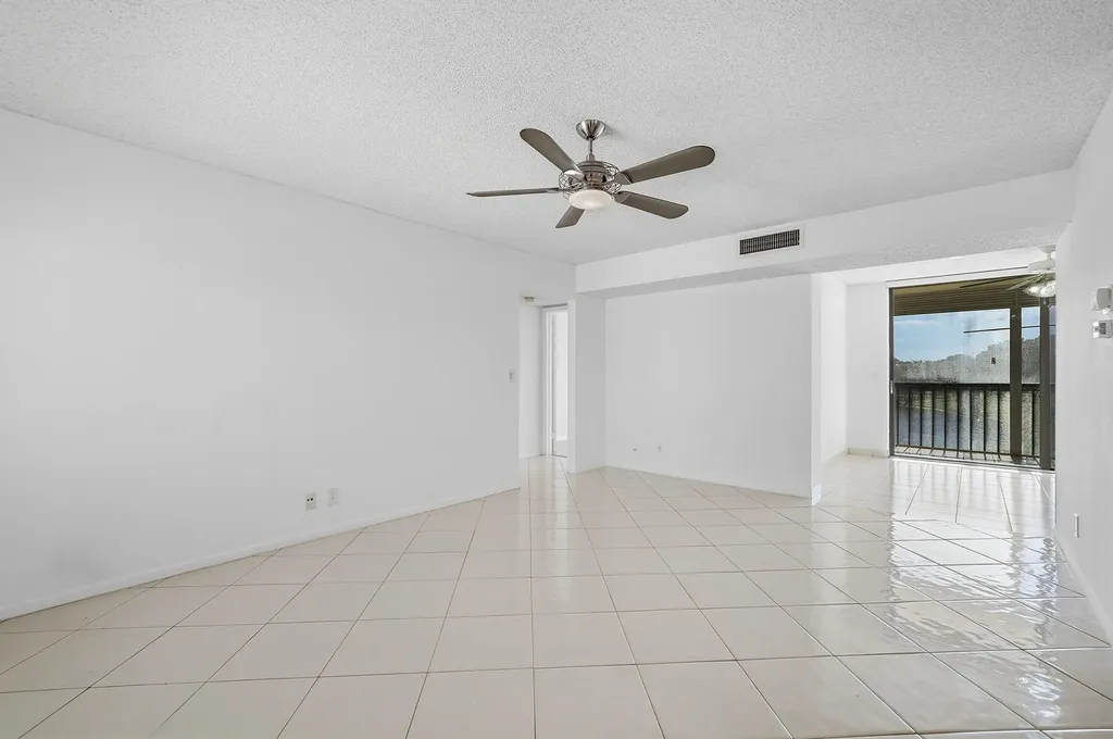 5130 Las Verdes Circle Delray Beach FL 33484