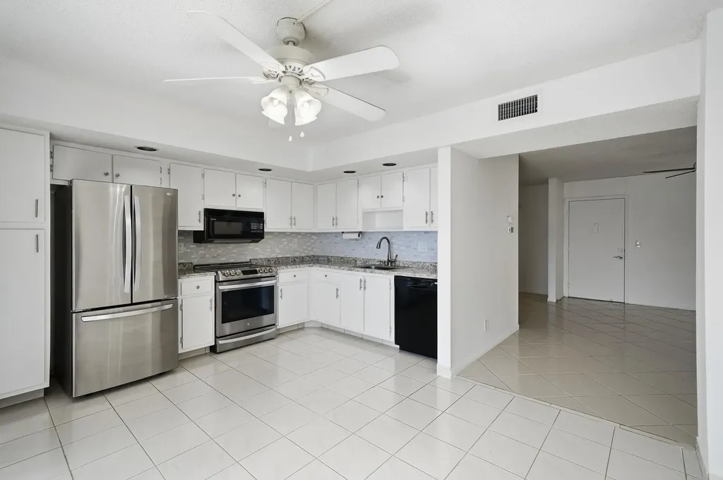 5130 Las Verdes Circle Delray Beach FL 33484