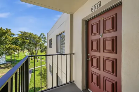5130 Las Verdes Circle Delray Beach FL 33484