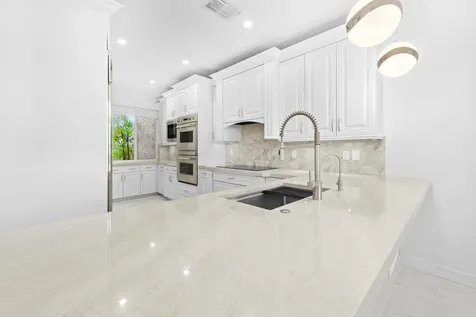 88 N Lakeshore Drive Hypoluxo FL 33462
