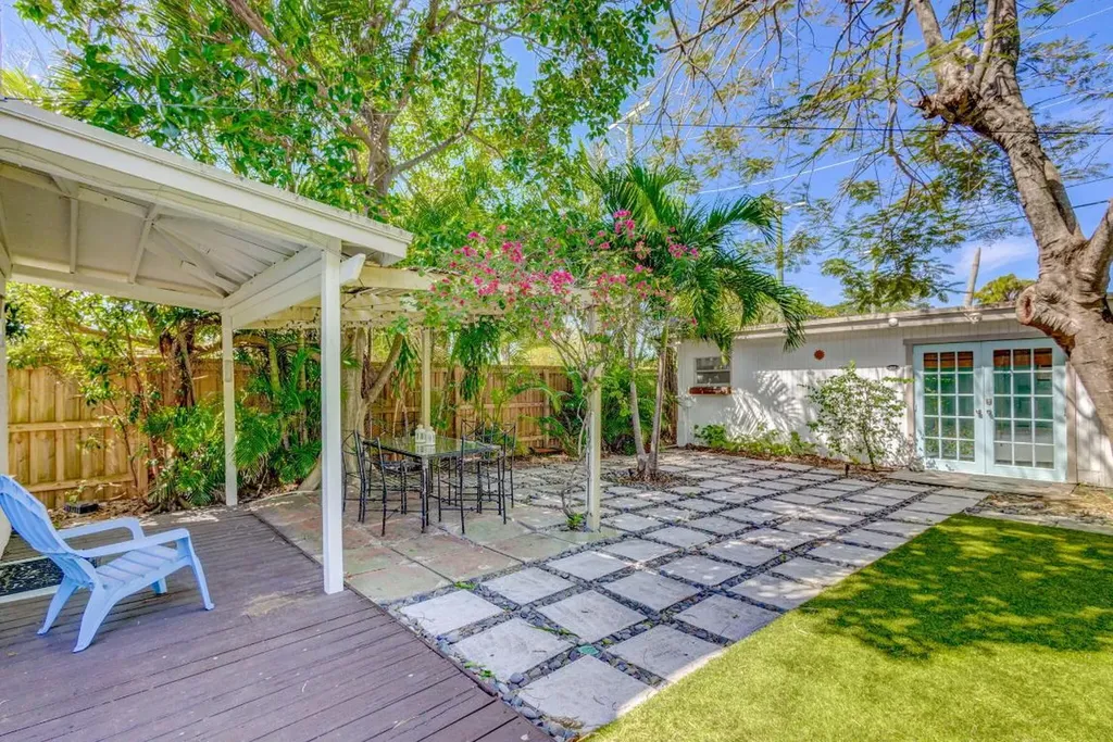 535 28th Street West Palm Beach FL 33407
