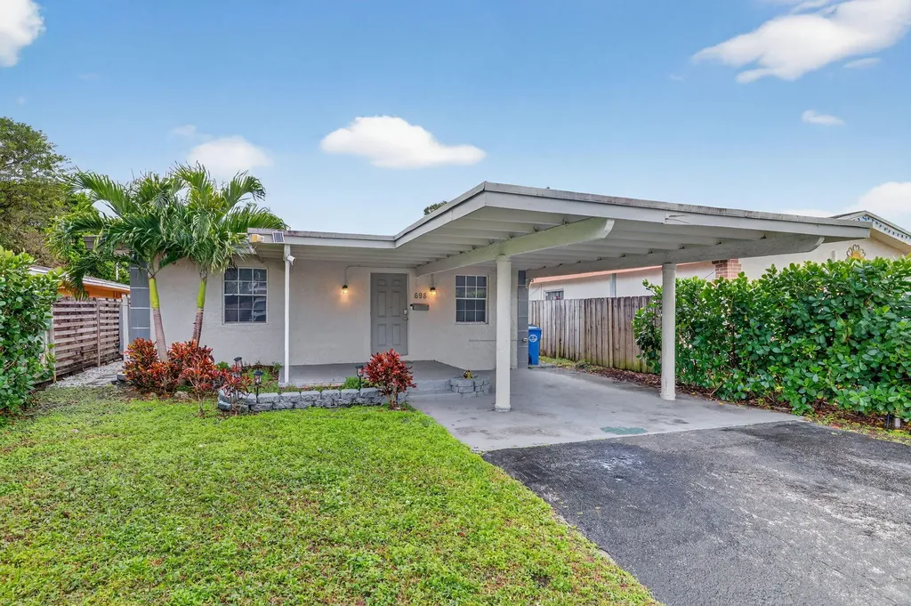 698 NE 36th Street Oakland Park FL 33334