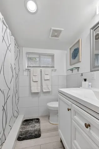 698 NE 36th Street Oakland Park FL 33334