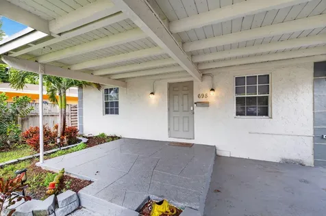 698 NE 36th Street Oakland Park FL 33334