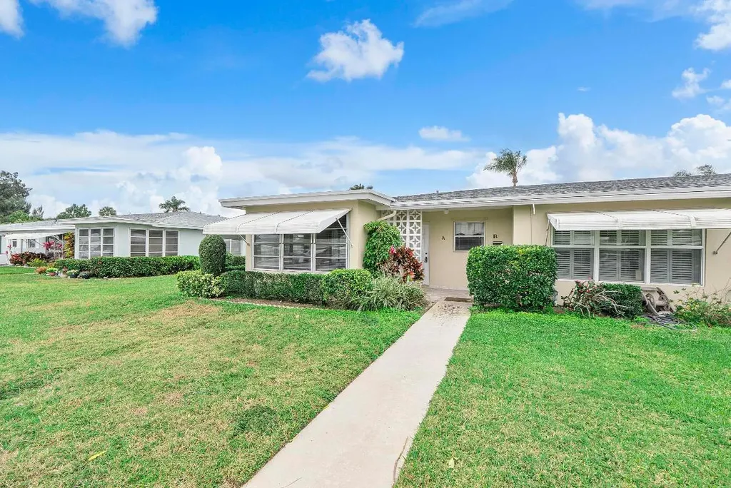 212 High Point Terrace W Delray Beach FL 33445