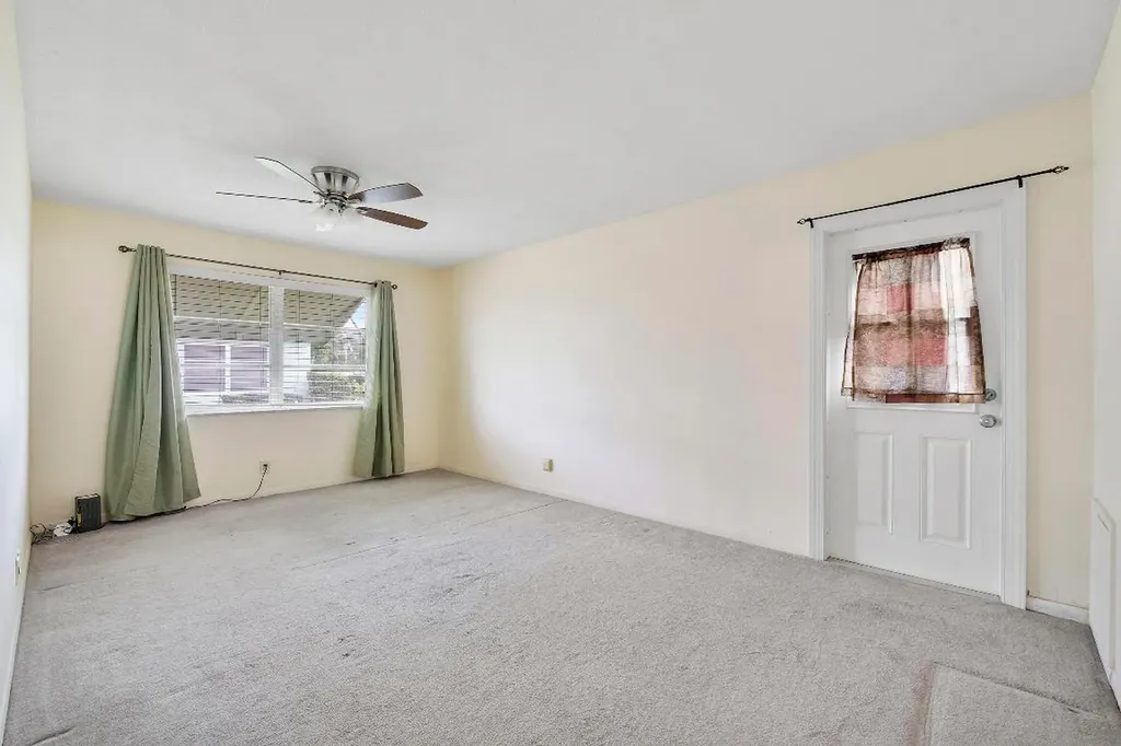 212 High Point Terrace W Delray Beach FL 33445