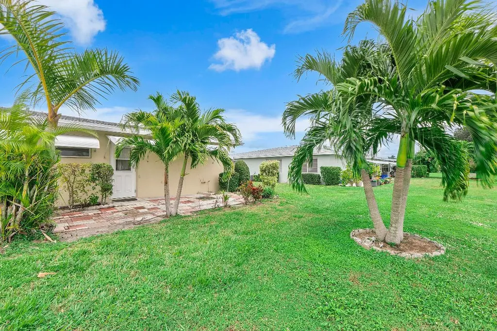 212 High Point Terrace W Delray Beach FL 33445
