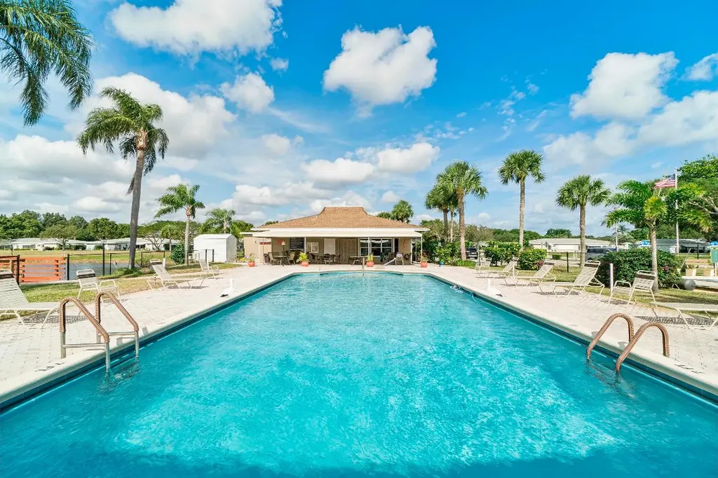 212 High Point Terrace W Delray Beach FL 33445