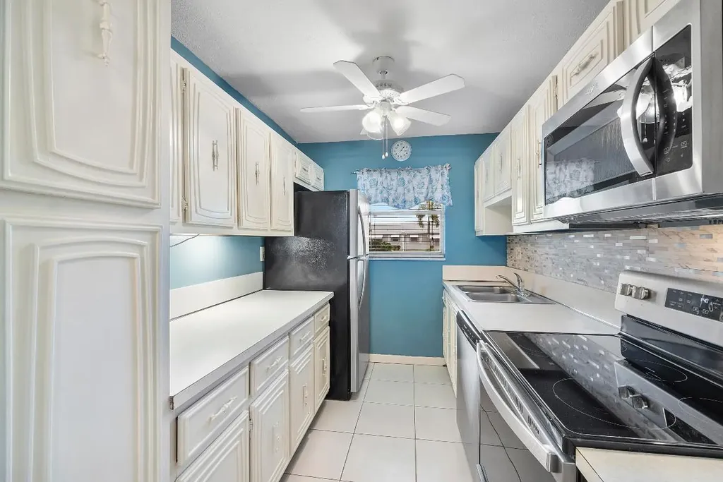 212 High Point Terrace W Delray Beach FL 33445