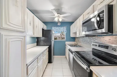 212 High Point Terrace W Delray Beach FL 33445
