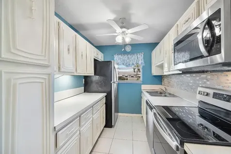 212 High Point Terrace W Delray Beach FL 33445