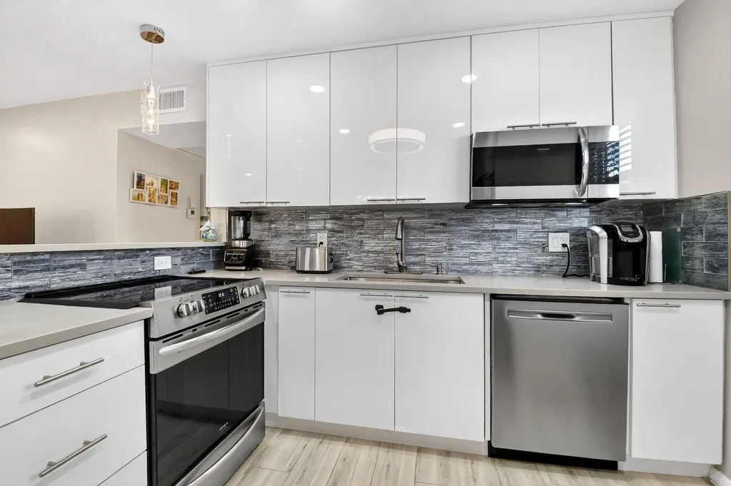 209 Somerset K West Palm Beach FL 33417