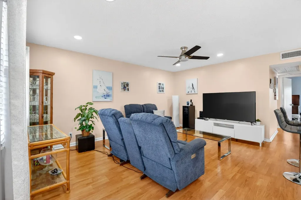 209 Somerset K West Palm Beach FL 33417