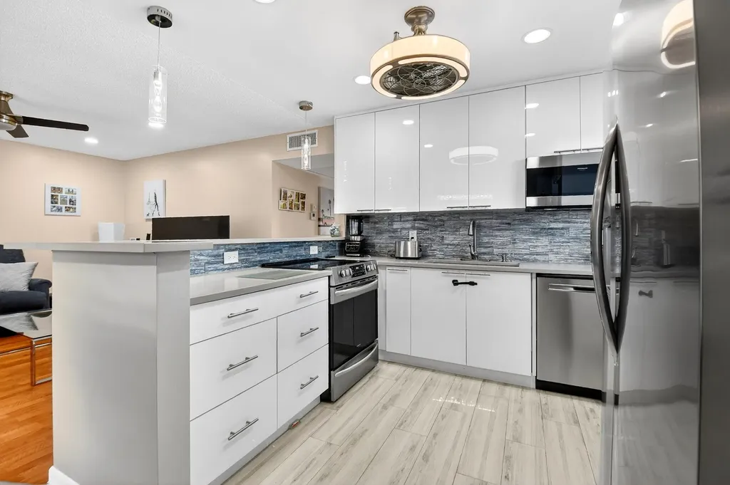 209 Somerset K West Palm Beach FL 33417