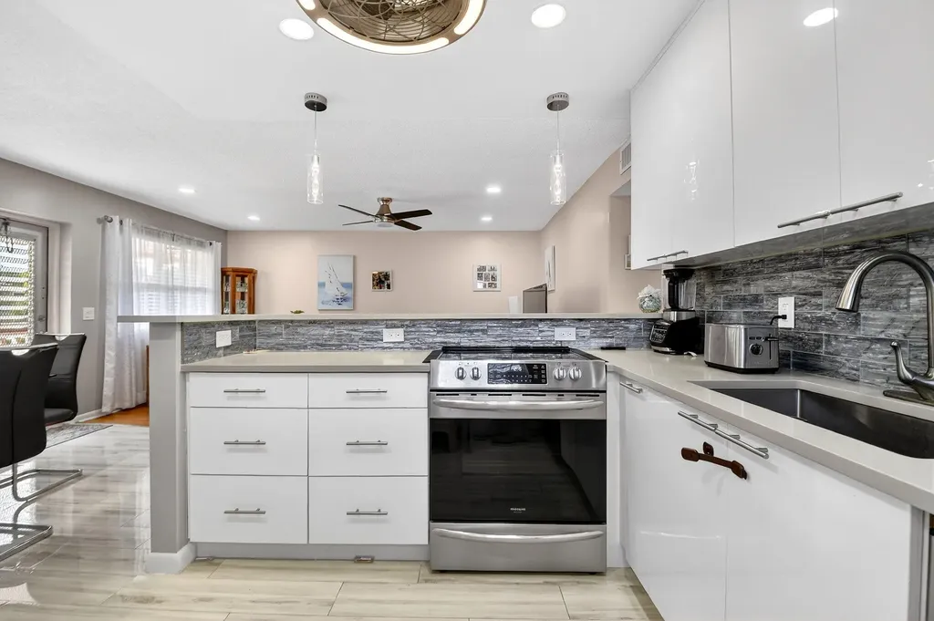 209 Somerset K West Palm Beach FL 33417