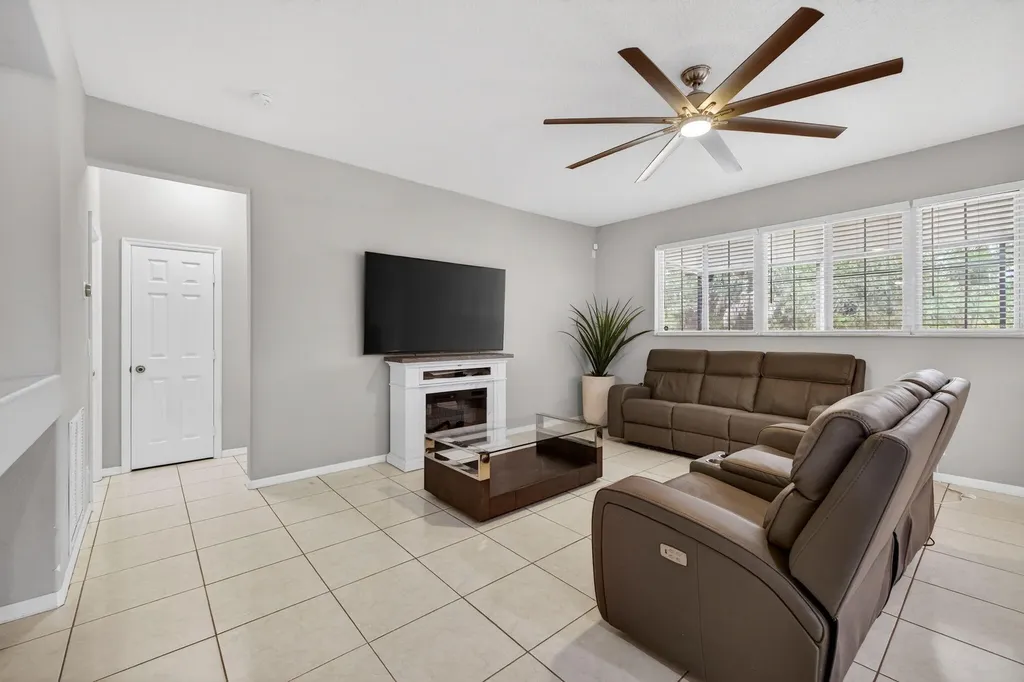 5806 NW Breezy Brook Court Port St Lucie FL 34986