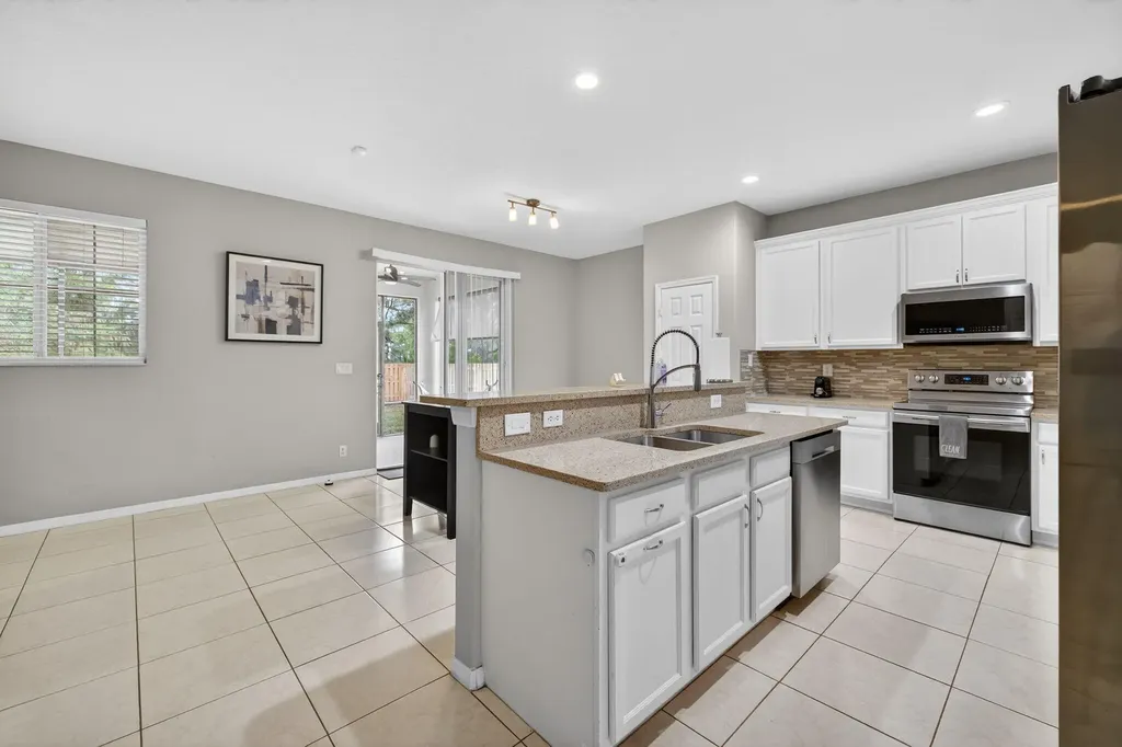 5806 NW Breezy Brook Court Port St Lucie FL 34986