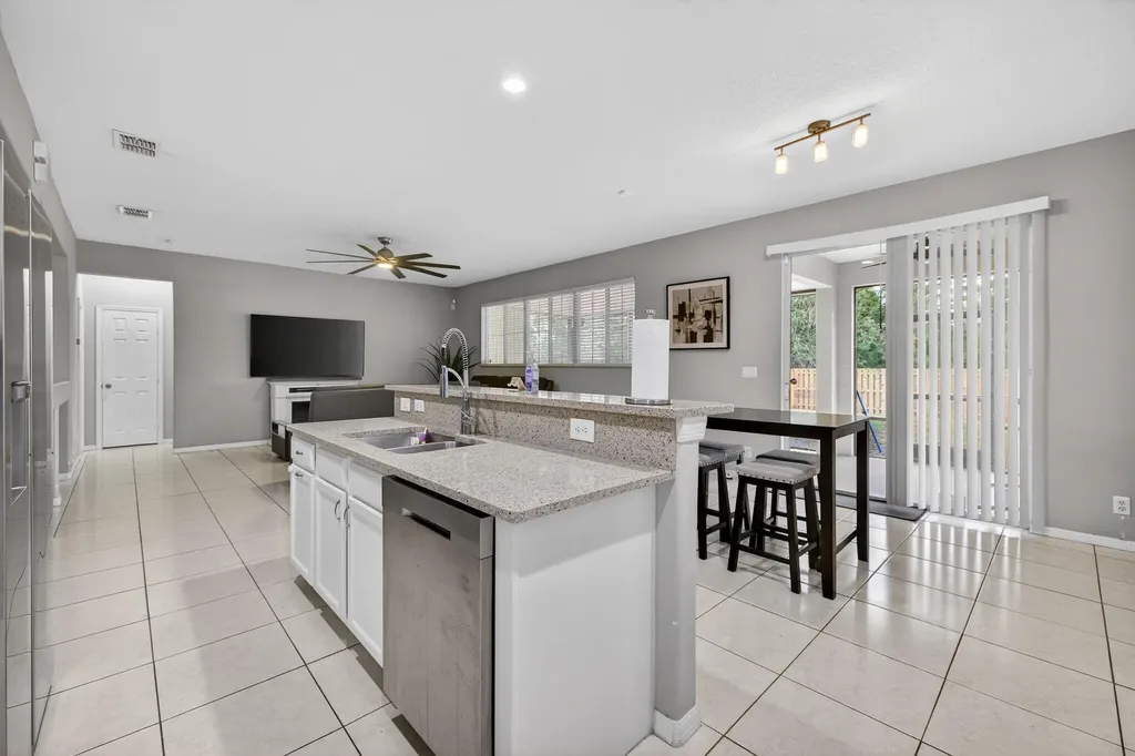 5806 NW Breezy Brook Court Port St Lucie FL 34986