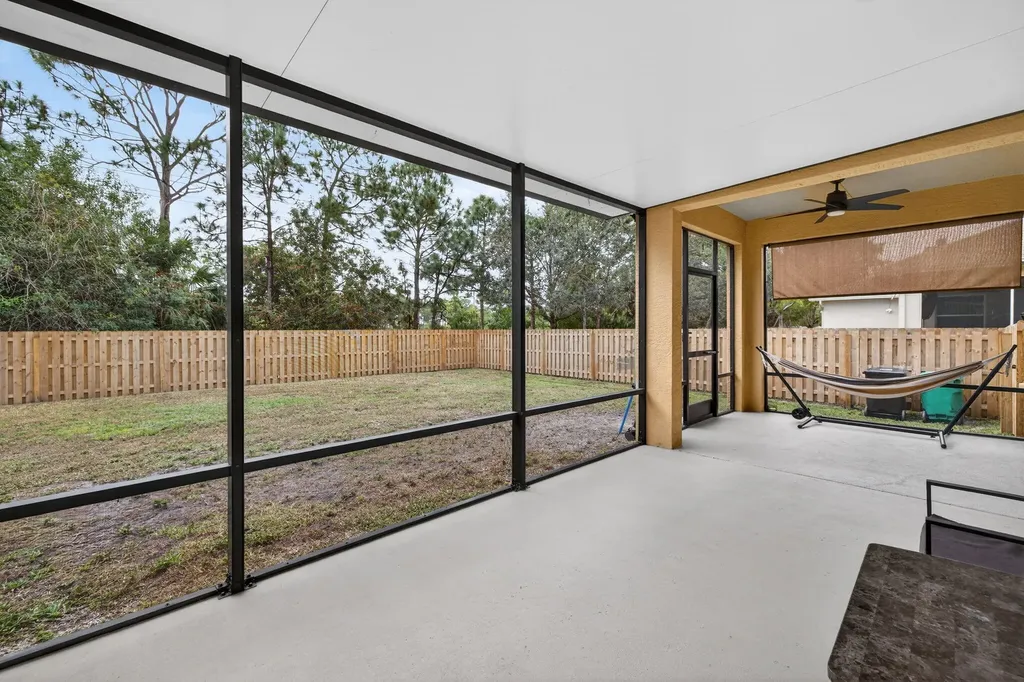 5806 NW Breezy Brook Court Port St Lucie FL 34986