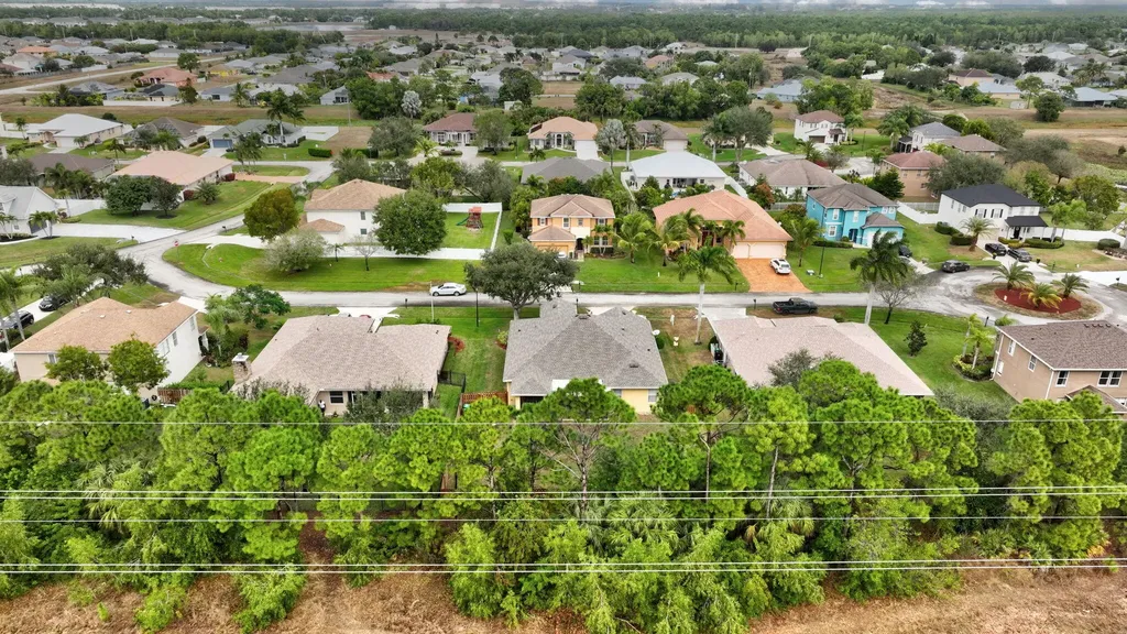 5806 NW Breezy Brook Court Port St Lucie FL 34986