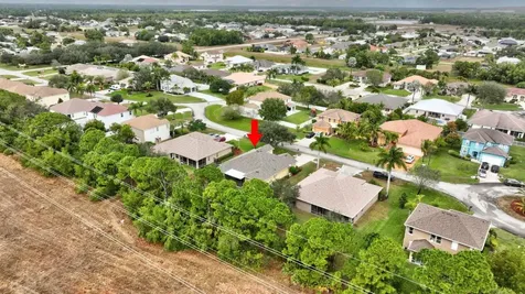 5806 NW Breezy Brook Court Port St Lucie FL 34986