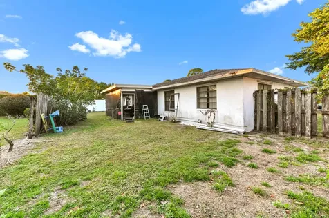 2531 Doral Way Riviera Beach FL 33407