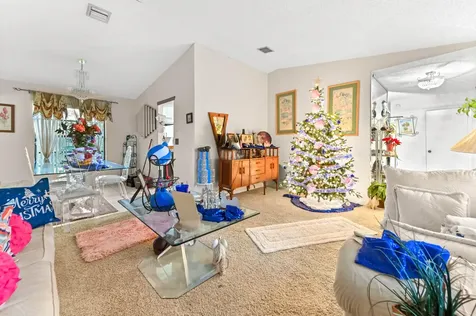 2531 Doral Way Riviera Beach FL 33407
