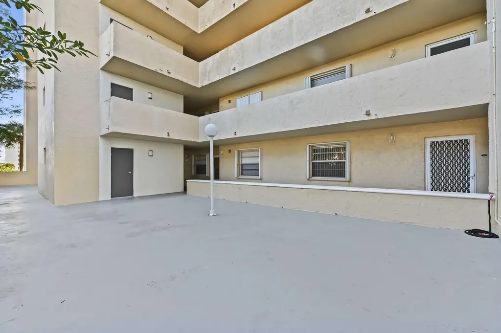 3581 S Ocean Boulevard South Palm Beach FL 33480