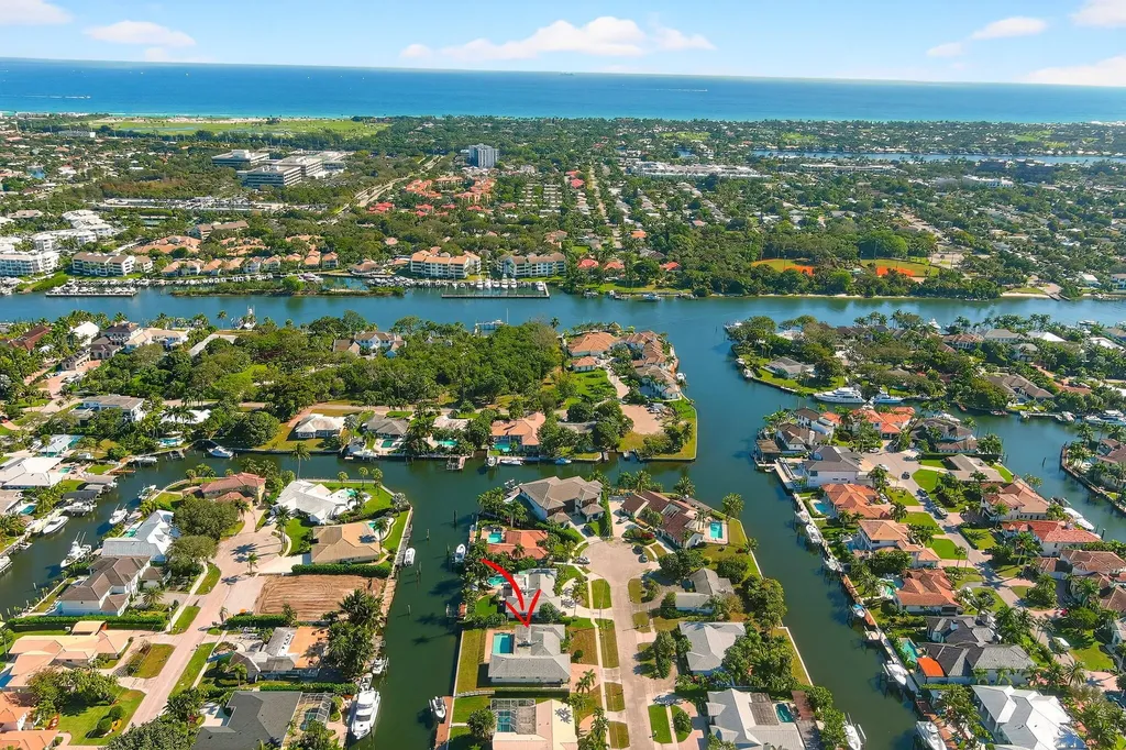 2185 Carib Circle Palm Beach Gardens FL 33410