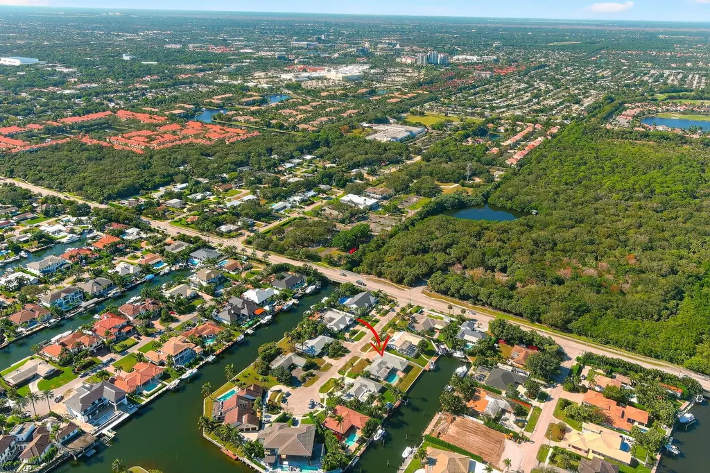 2185 Carib Circle Palm Beach Gardens FL 33410