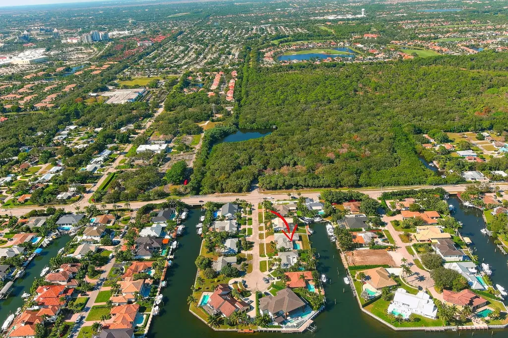 2185 Carib Circle Palm Beach Gardens FL 33410