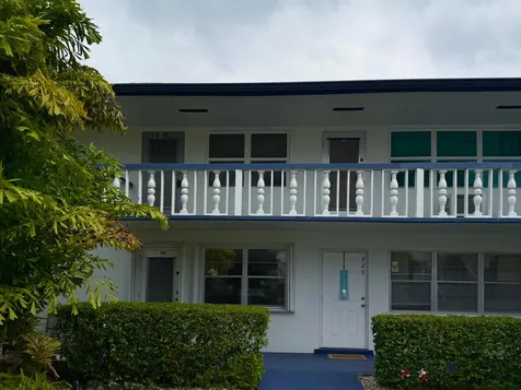 240 Northampton L West Palm Beach FL 33417