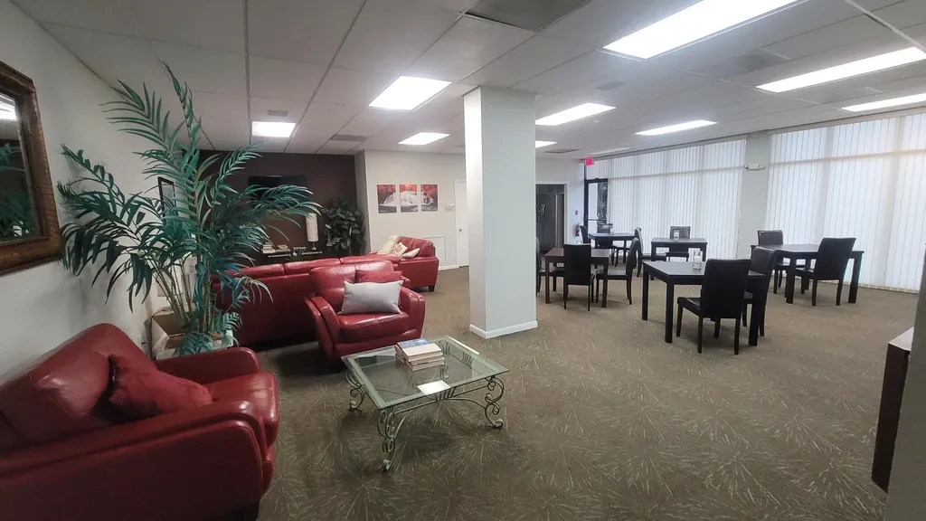 2425 Presidential Way West Palm Beach FL 33401